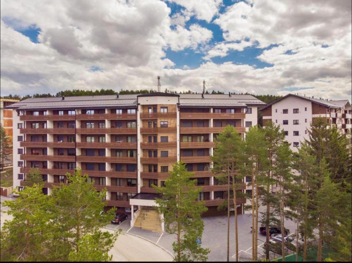 Pekovic, Pine Trees View With Big Balcony In The Center Of Zlatibor! *